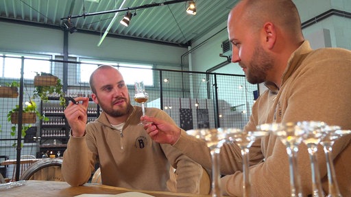 Fabian Bröggelhoff (r.) und Jens Benthaus bei der Probe