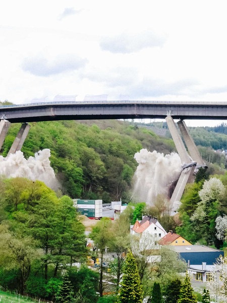 Die Rahmedetalbrücke wird gesprengt