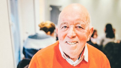 Peter Berghaus lächelt direkt in die Kamera.