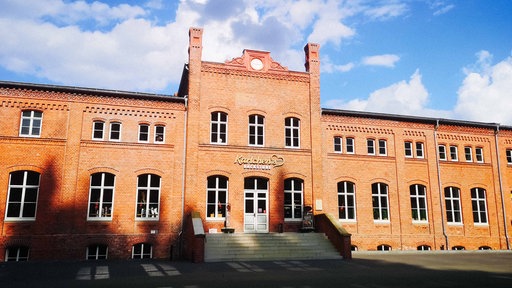 Der Bahnhof in Vlotho von außen.