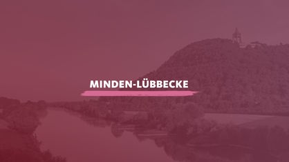 Der Blick von oben auf die Weser im Kreis Minden-Lübbecke. Darauf der Schriftzug "Minden-Lübbecke".