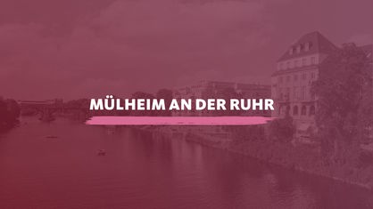 Blick von der Schlossbrücke auf das Stadtentwicklungsprojekt Ruhrbania in Mülheim an der Ruhr. Darauf der Schriftzug "Mülheim an der Ruhr".