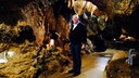 Wolfgang Böhmer steht in der Atta-Höhle.