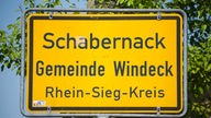 Ortseingangsschild von Schabernack, Gemeinde Windeck, Rhein-Sieg-Kreis