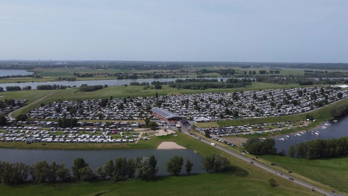 Der Campingplatz Grav bei Wesel von oben