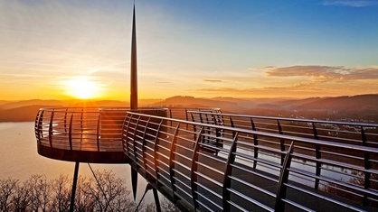 Aussichtsplattform Biggeblick bei Sonnenuntergang