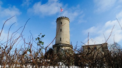 Blick auf die Sparrenburg in Bielefeld im Schnee