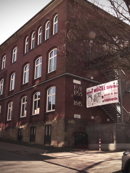 Ein Wuppertaler Schulegebäude von außen
