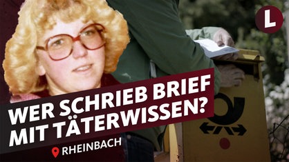 Im Vordergrund eine junge Frau mit voluminösen blonden Haaren und einer großen Brille. Im Hintergrund die Seitenperspektive eines Oberkörpers, in den Händen ist ein weißer Brief