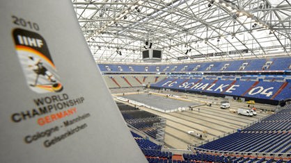 Logo Eishockey-WM 2010, Innenansicht der Veltins-Arena auf Schalke