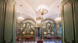  Das silbervergoldete Zimmer im Historischen Grünen Gewölbe im Dresdner Schloss der Staatlichen Kunstsammlungen Dresden (SKD). 