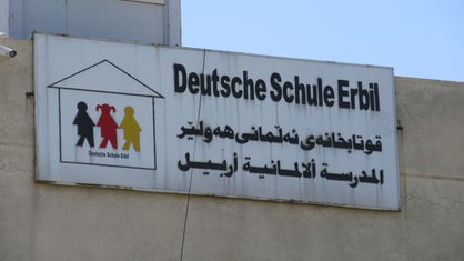 Schild an der Deutsche Schule Erbil, Irak