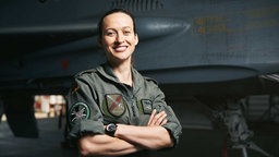 Nicola Winter ist Jet- und Rettungshubschrauberpilotin 