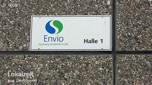 Schild an der Halle 1 auf dem Envio-Gelände
