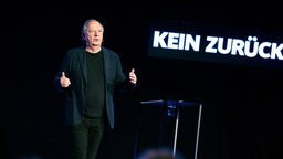 Der Kabarettist Wilfried Schmickler präsentiert sein Soloprogramm "Kein zurück".