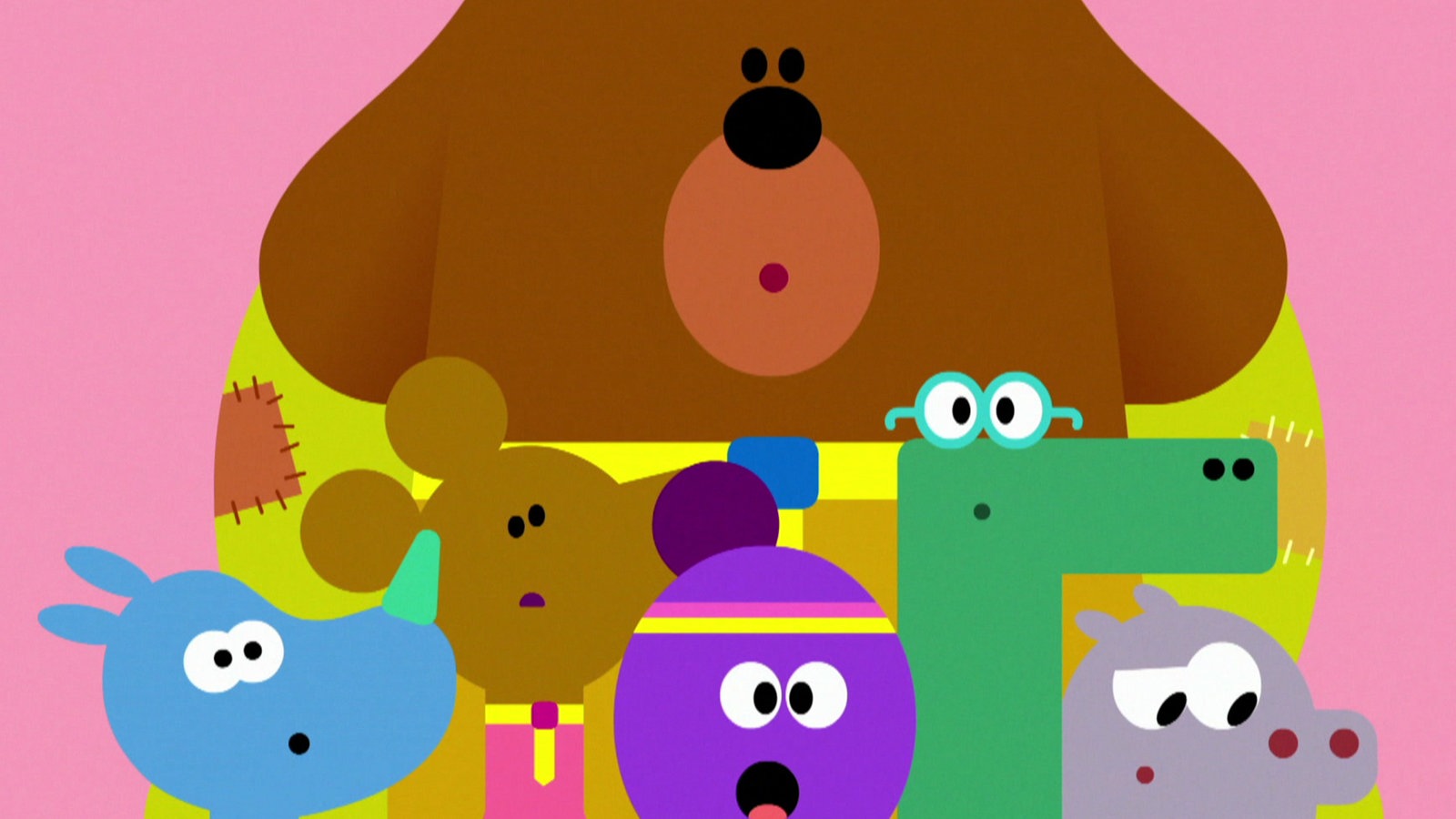 Duggee und die Quirlies lernen, wie man Tieren zeigen kann, dass man sie mag: Katzen kann man streicheln. Aber was macht man mit einem Igel, einem Goldfisch oder einer Schnecke?