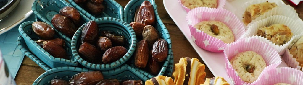 Wörter mit N ·  Anke, Carolin und das Spaghettieis · Hey Duggee: Der Kuchen-Button · Fasten im Ramadan · Ezra feiert das Zuckerfest mit ihrer Familie · Elefant, Hase und das Riesen-Kaugummi