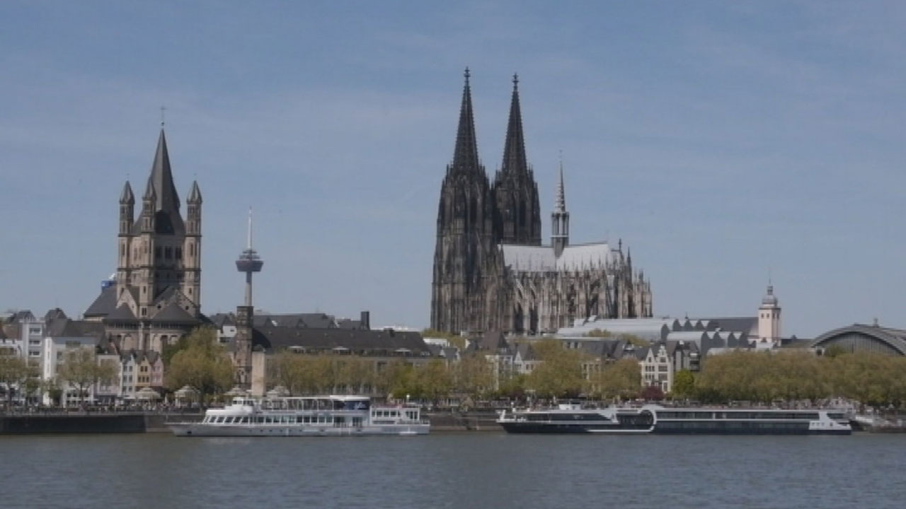 Der Kölner Dom zu sehen auf der Skyline