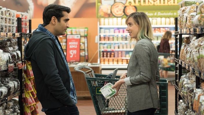 Kumail (Kumail Nanjiani) trifft Emily (Zoe Kazan) im Supermarkt.