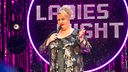 Moderatorin Daphne de Luxe auf der "Ladies Night"-Bühne