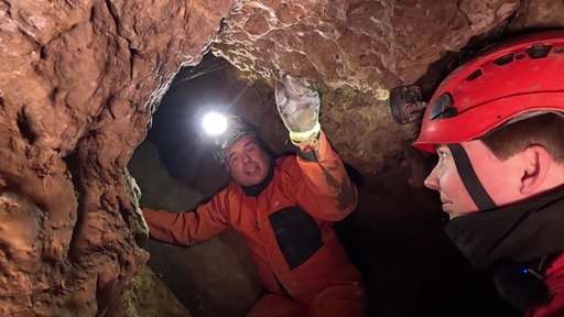 Zwei Personen in der Kluterthöhle