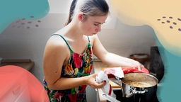 Eine junge Frau mit Down-Syndrom beim Kochen