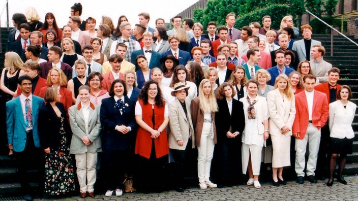 Ein Klassenfoto des Abiturjahrgangx 1994 des Adalbert-Stifter-Gymnasiums in Castrop-Rauxel. 