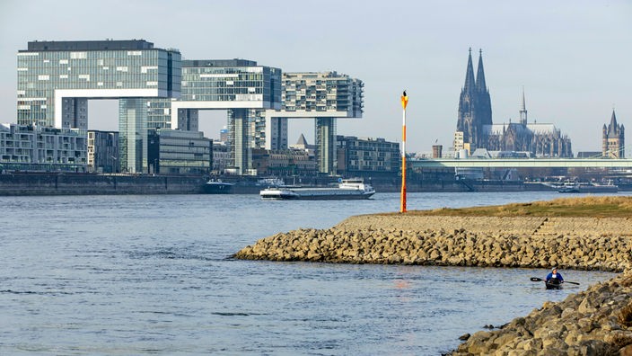 Die Kranhäuser im Kölner Hafen.