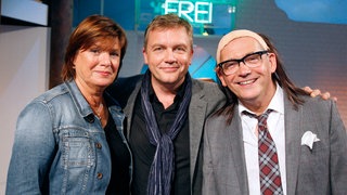  Christine Westermann und Götz Alsmann mit ihrem WG-Gast Hape Kerkeling (M).