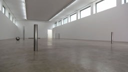 Installation von Ernst Hermanns: Ein Raum Museum, DKM Duisburg