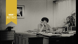 Sekretärin am Telefon
