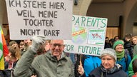 Beim Schulstreik in Münster sind auch die Parents For Future vertreten