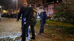 Großeinsatz von Polizei und Ordnungsamt am Aachener Kaiserplatz