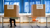 Bundestagswahl: Wahlkabine im Wahllokal