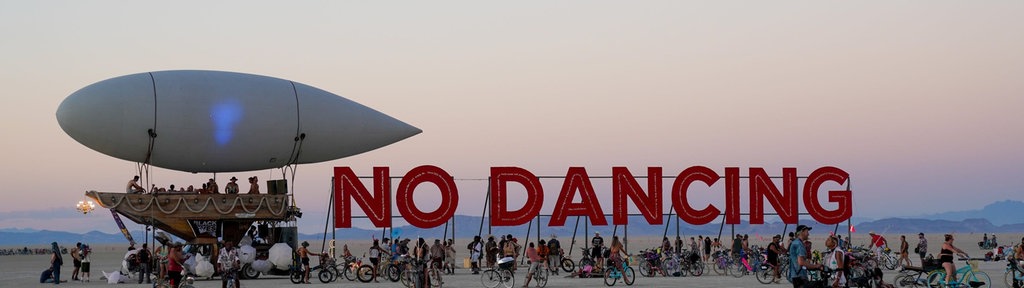 Burning Man Festival "No Dancing" Schild