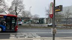 Menschenleerer Busbahnhof in Lüdenscheid