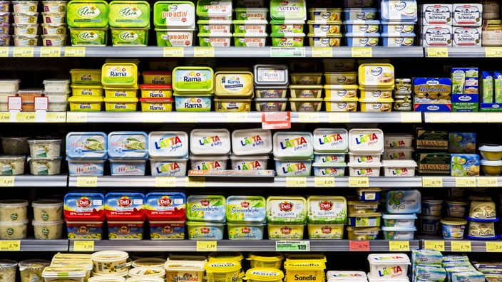 Butter-Regal im Supermarkt