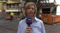 Reporterin Claudia Bepler-Knake berichtet über den Brand in Herford