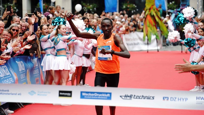 Sieger des Münster Marathons: Kenianer Collins Kemboi Kipsang