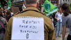 Demo in Aachen, Demonstranten, Rentner