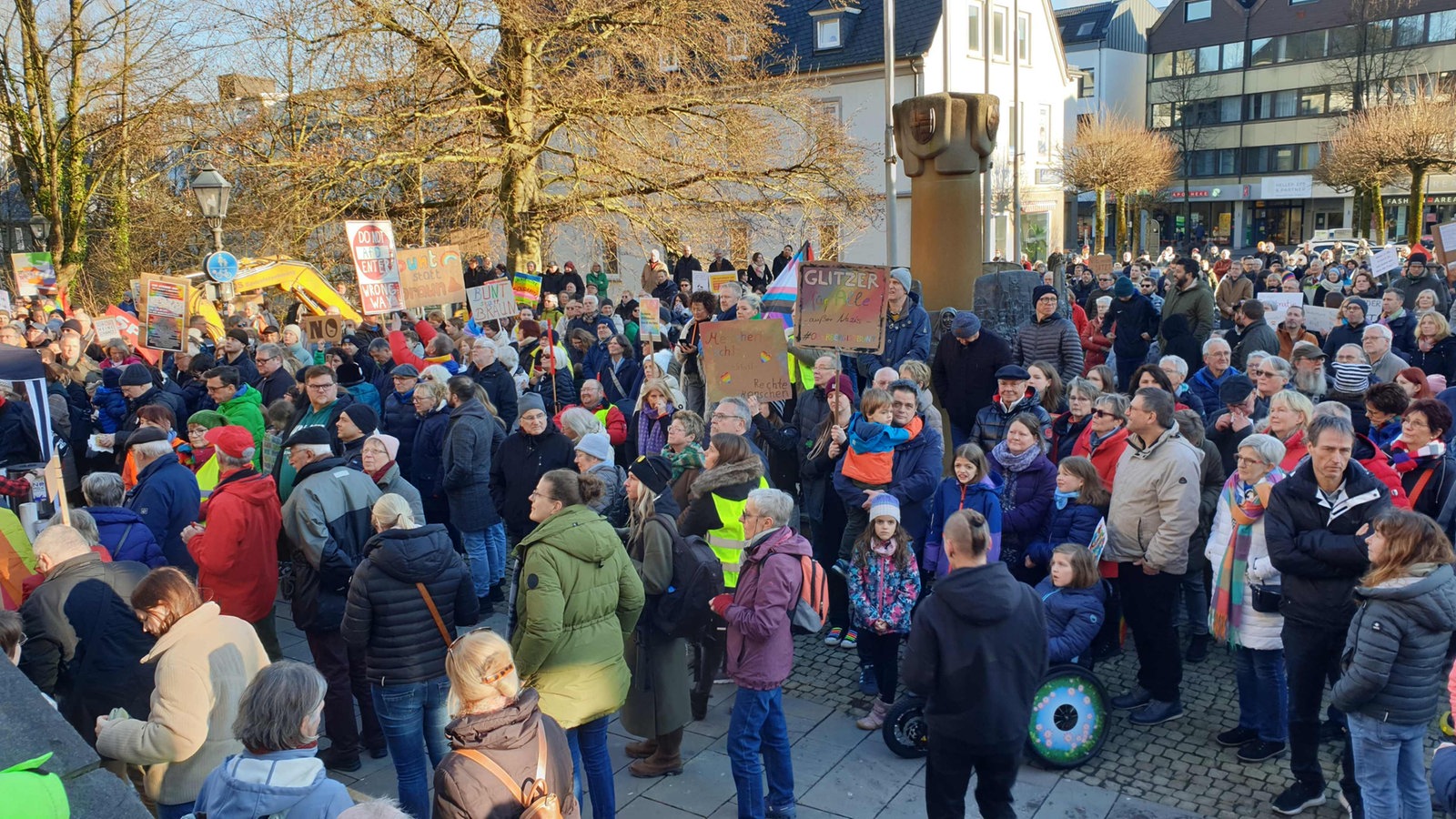 NRW Demonstriert Gegen Rechtsextremismus - Nachrichten - WDR