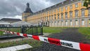 Polizeiabsperrung vor dem Hauptgebäude der Universtiät in Bonn