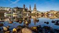 Die anhaltende Trockenheit sorgt für niedrige Pegelstände an der Elbe in Dresden