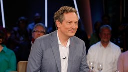 Eckart von Hirschhausen bei der "NDR Talk Show" in Hamburg.