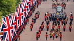 Der Trauerzug zu Ehren von Queen Elizabeth in London.