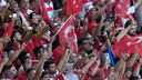 Olympiastadion Berlin: Fans der Türkei zeigen während der Hymnen den Wolfsgruß