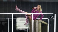 US-Sängerin Taylor Swift steht in der Veltins-Arena auf der Bühne