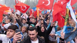Erdoğan-Anhänger nach der Wiederwahl zum Türkischen Präsidenten
