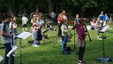 Schüler der Musikschule Bela Bartok geben im Rahmen der Fête de la Musique im Schlosspark Schönhausen ein Konzert