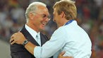 Franz Beckenbauer und Jürgen Klinsmann beim Spiel um den dritten Platz Deutschland - Portugal bei der WM 2006